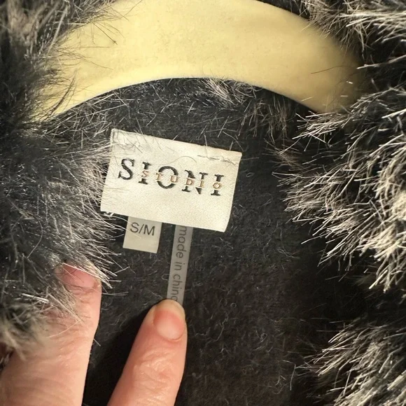 Sioni•size S/M•Shawl Vest•Faux-Fur Collar Size - Picture 5 of 8